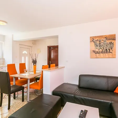 Hannah Apartment *